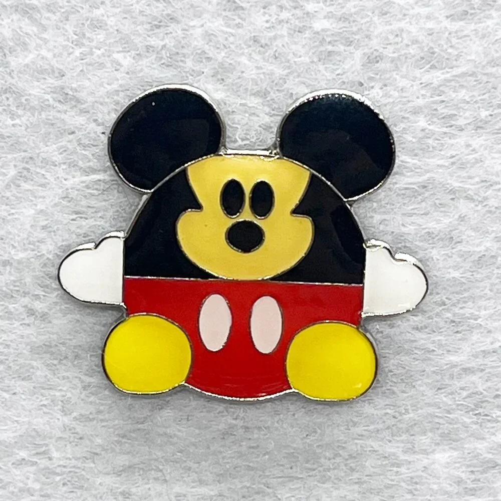 🔮 5/$25 Disney Round Characters Mickey Mouse Pin‎